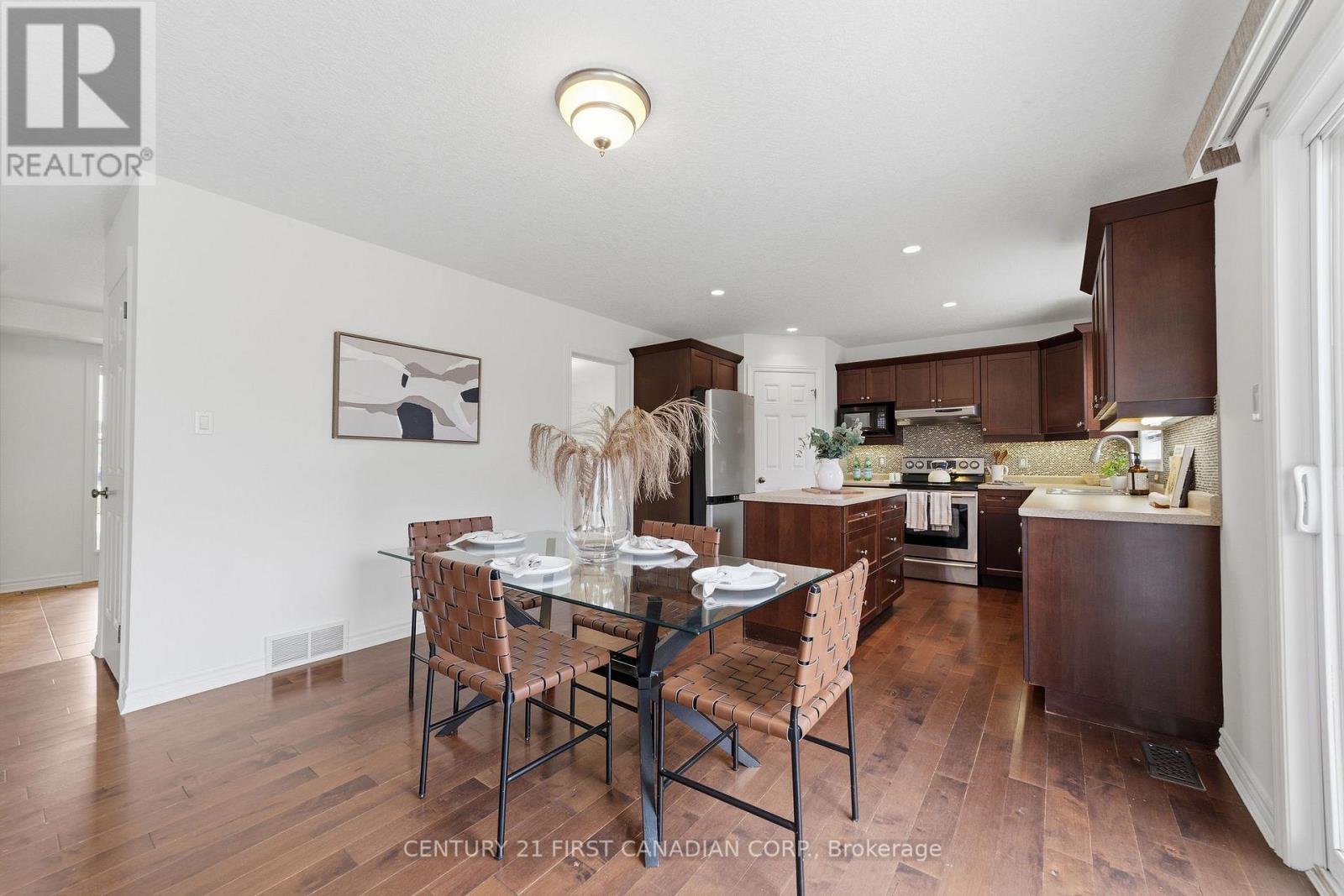 126 Radcliffe Crescent, Lucan Biddulph, Ontario  N0M 2J0 - Photo 14 - X13467644