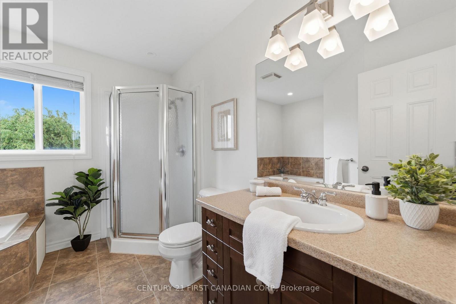 126 Radcliffe Crescent, Lucan Biddulph, Ontario  N0M 2J0 - Photo 28 - X13467644