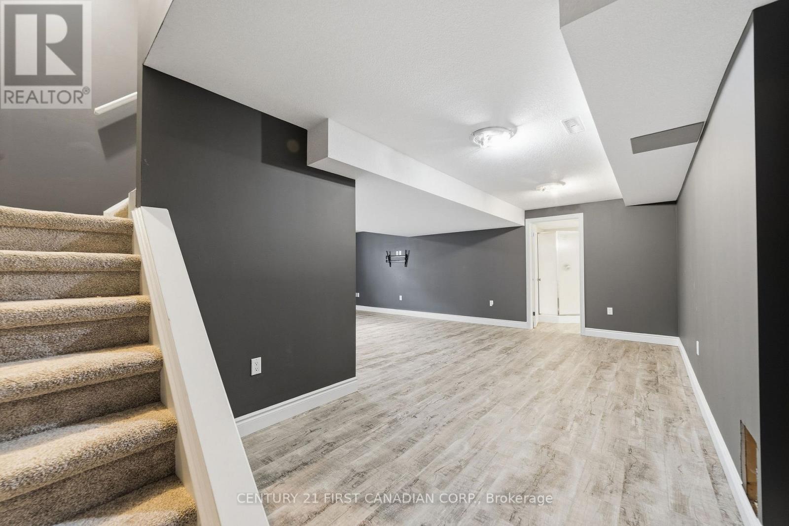 126 Radcliffe Crescent, Lucan Biddulph, Ontario  N0M 2J0 - Photo 30 - X13467644
