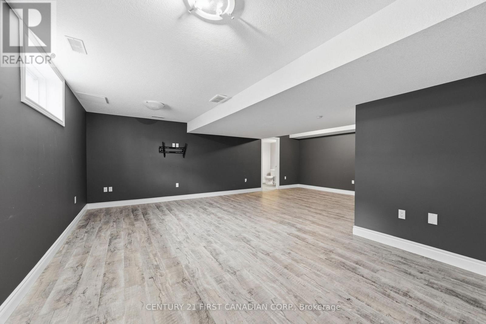 126 Radcliffe Crescent, Lucan Biddulph, Ontario  N0M 2J0 - Photo 34 - X13467644