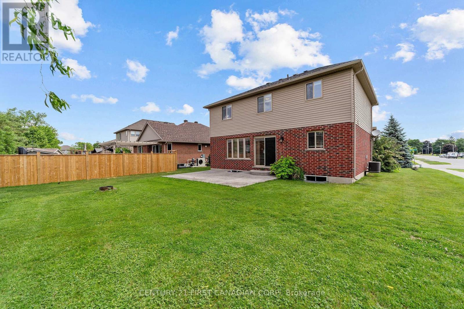 126 Radcliffe Crescent, Lucan Biddulph, Ontario  N0M 2J0 - Photo 38 - X13467644