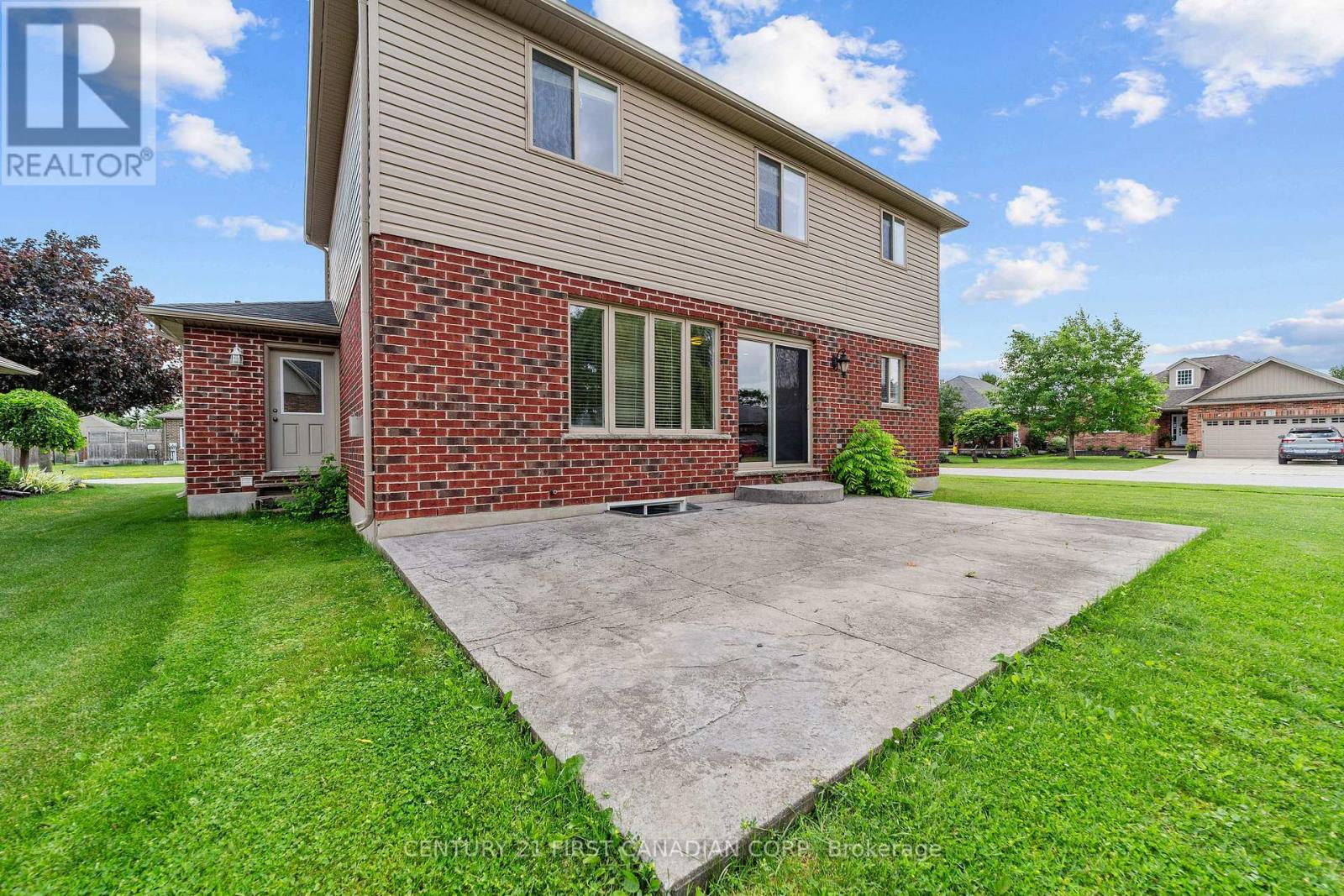 126 Radcliffe Crescent, Lucan Biddulph, Ontario  N0M 2J0 - Photo 4 - X13467644