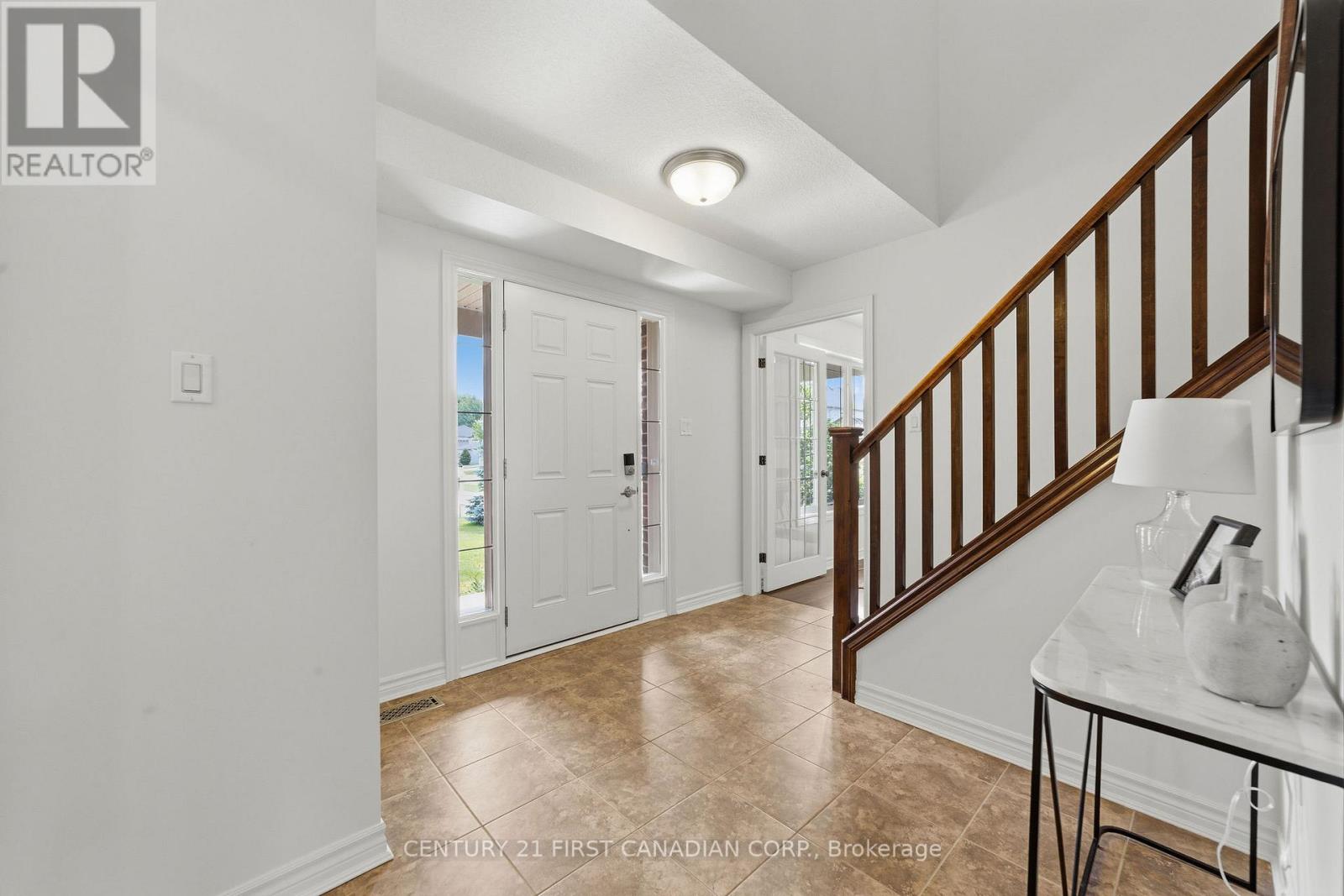 126 Radcliffe Crescent, Lucan Biddulph, Ontario  N0M 2J0 - Photo 8 - X13467644