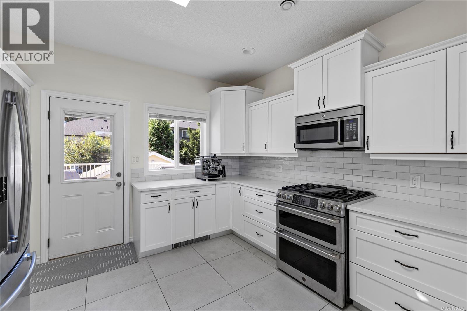869 Linwood Lane, Nanaimo, British Columbia  V9R 6P2 - Photo 3 - 1038883