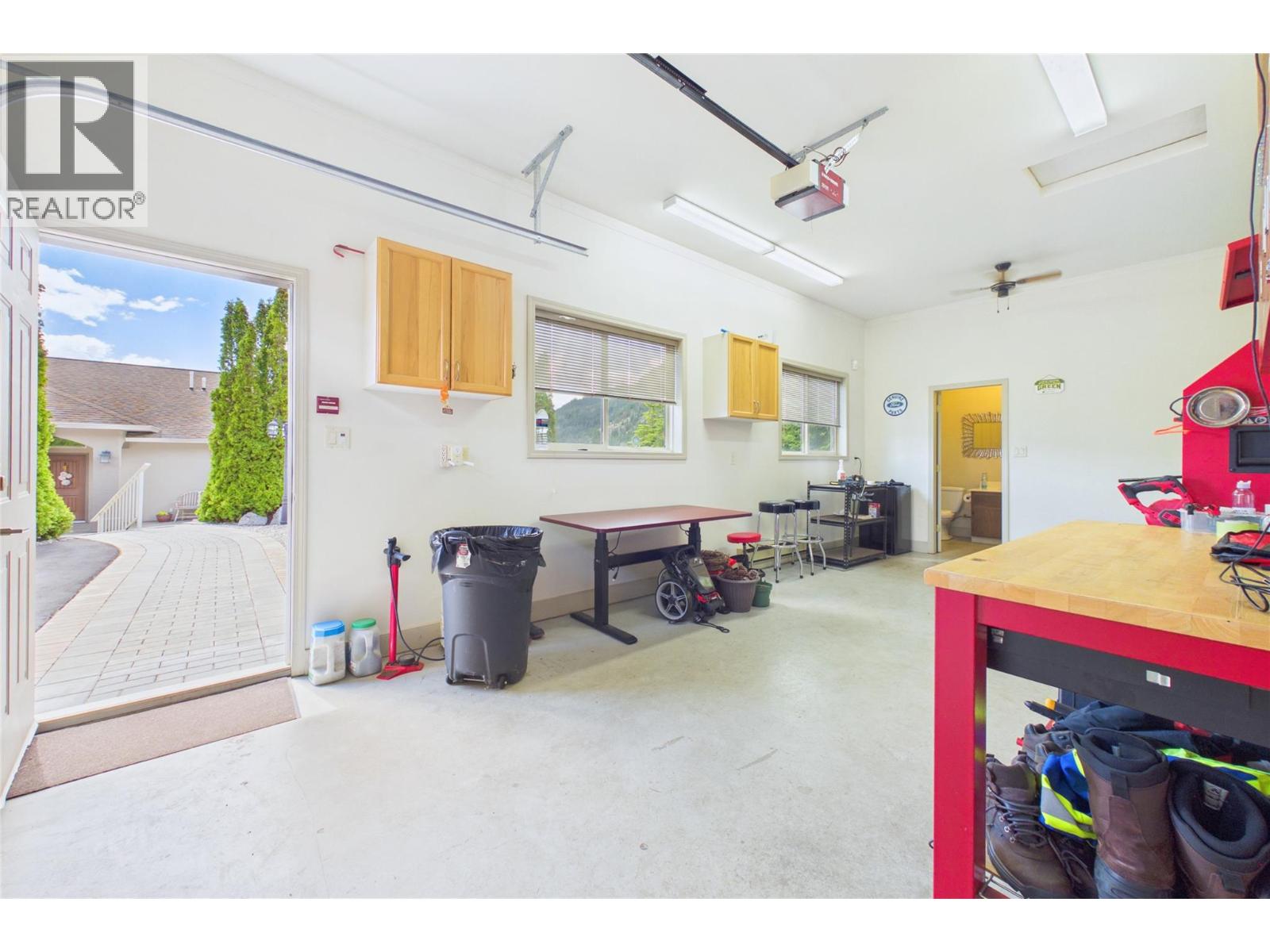 Listing image 62