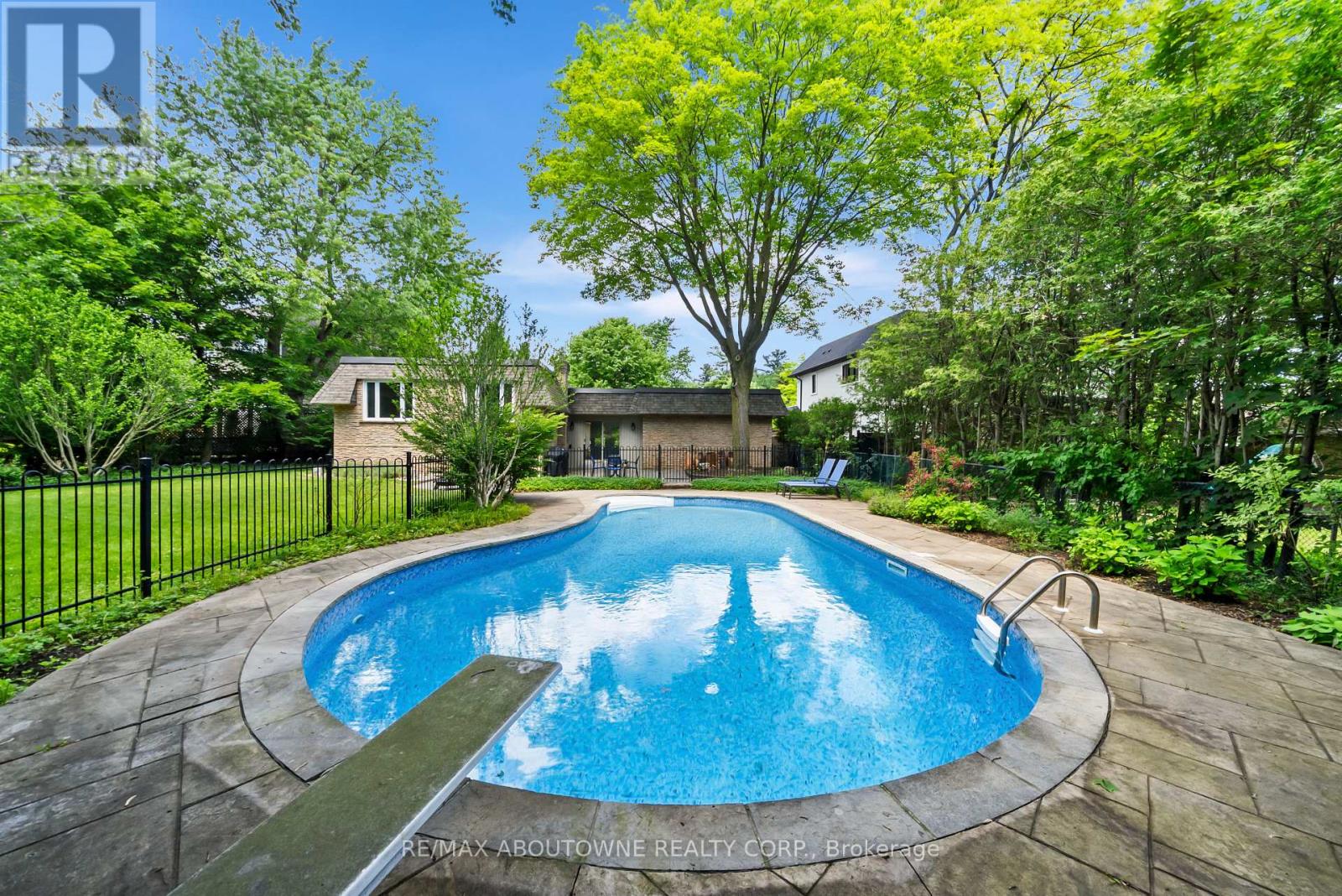 166 Castle Crescent, Oakville, Ontario  L6J 5H3 - Photo 35 - W13467314