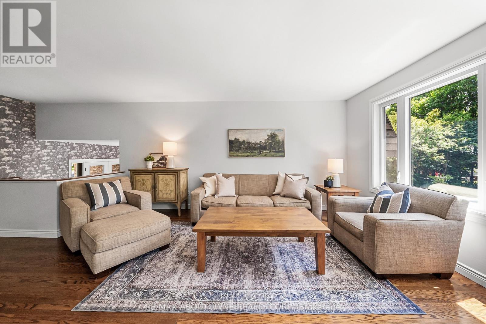 166 Castle Crescent, Oakville, Ontario  L6J 5H3 - Photo 8 - W13467314