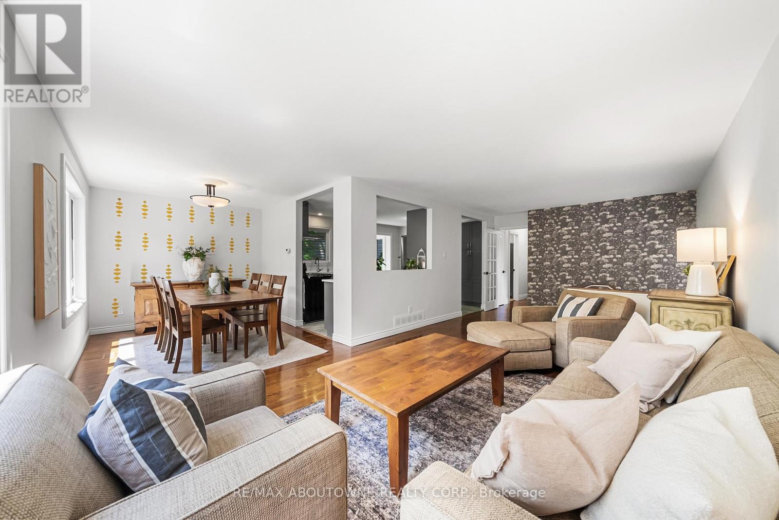 166 Castle Crescent, Oakville, Ontario  L6J 5H3 - Photo 9 - W13467314