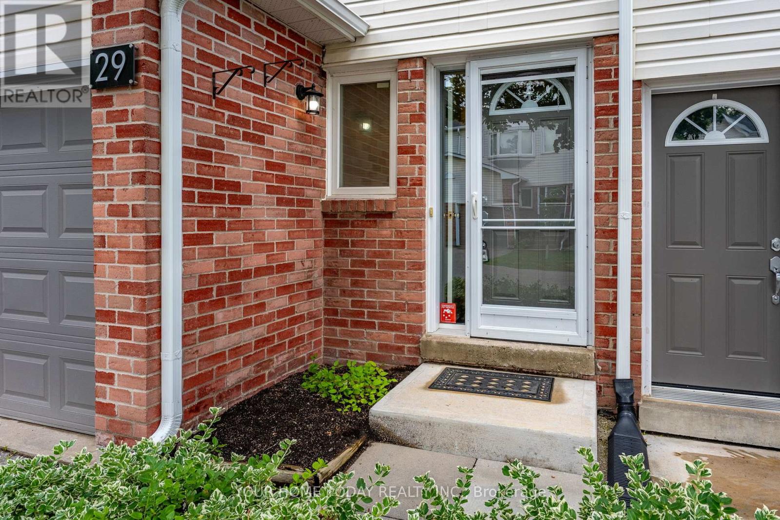29 Corey Circle, Halton Hills, Ontario  L7G 5L7 - Photo 3 - W13467444