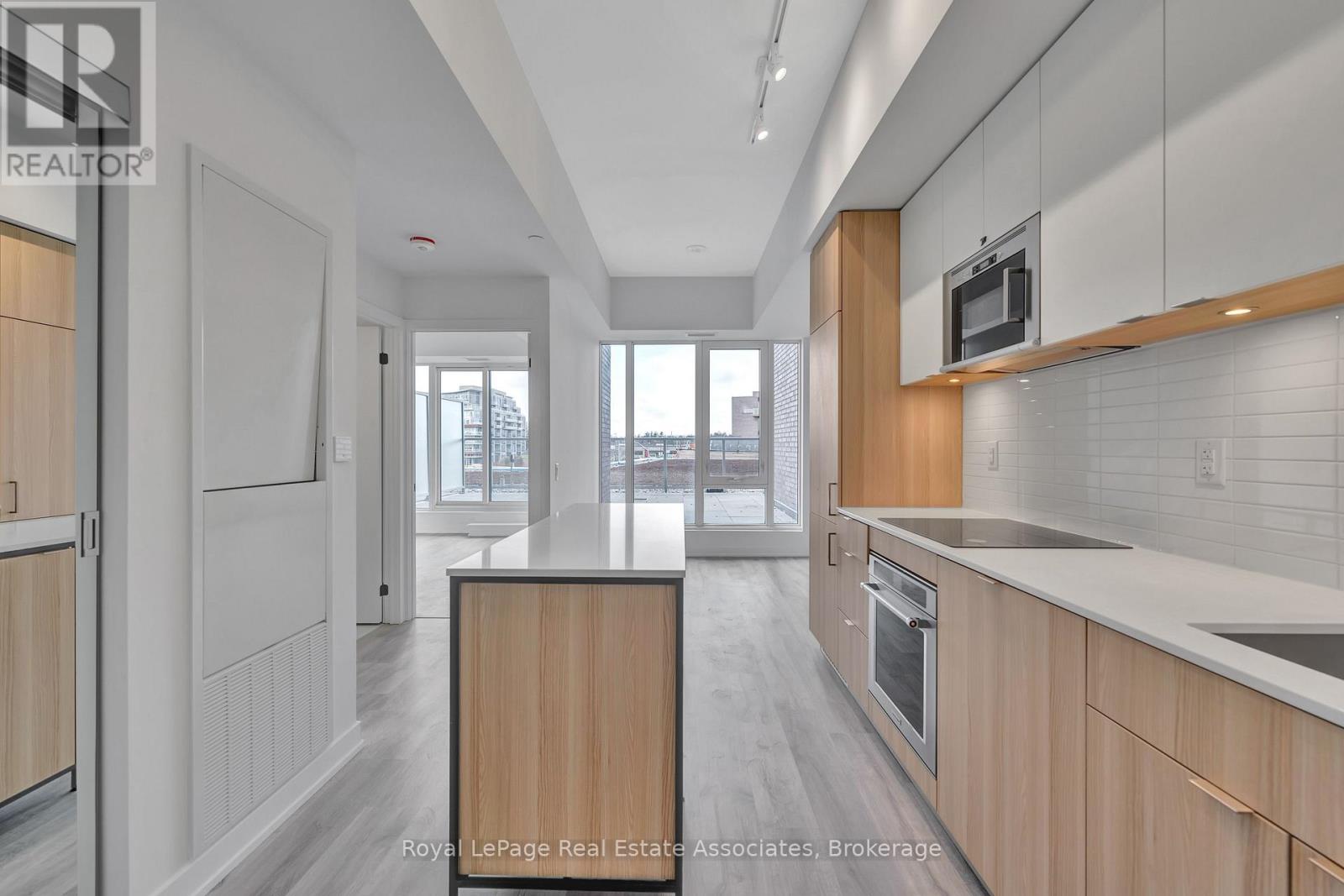 324 - 220 Missinnihe Way, Mississauga, Ontario  L5H 0A9 - Photo 10 - W13467458