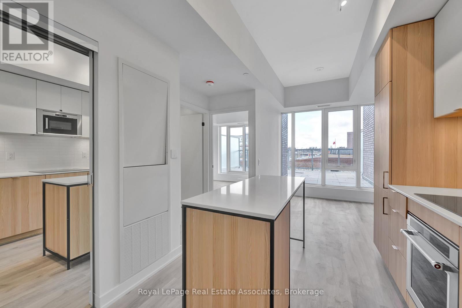 324 - 220 Missinnihe Way, Mississauga, Ontario  L5H 0A9 - Photo 11 - W13467458