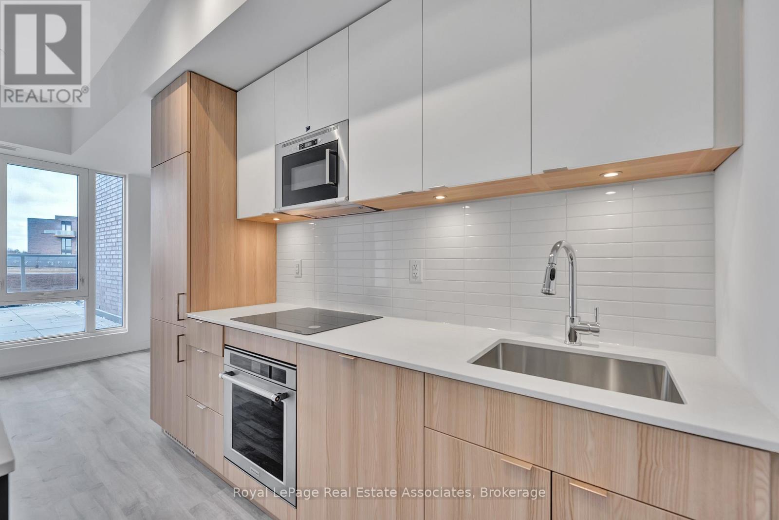 324 - 220 Missinnihe Way, Mississauga, Ontario  L5H 0A9 - Photo 12 - W13467458
