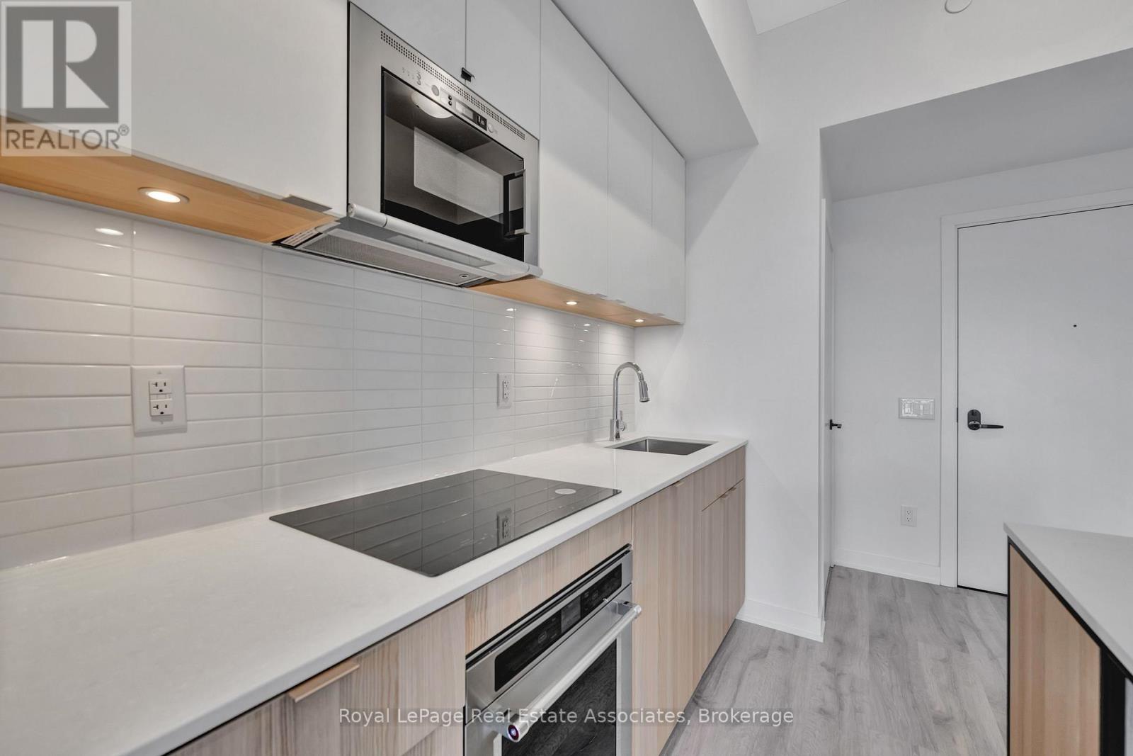 324 - 220 Missinnihe Way, Mississauga, Ontario  L5H 0A9 - Photo 13 - W13467458