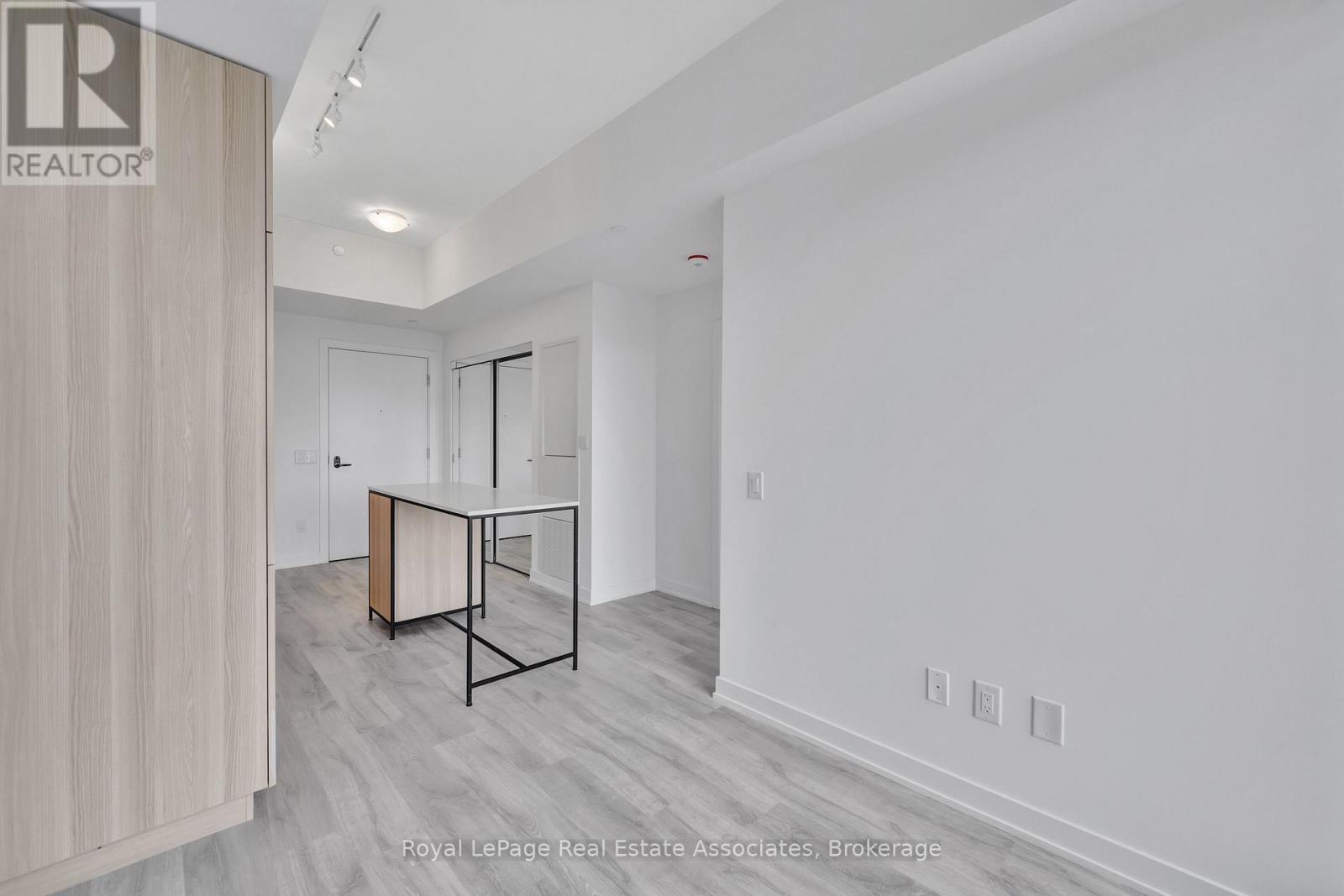 324 - 220 Missinnihe Way, Mississauga, Ontario  L5H 0A9 - Photo 16 - W13467458