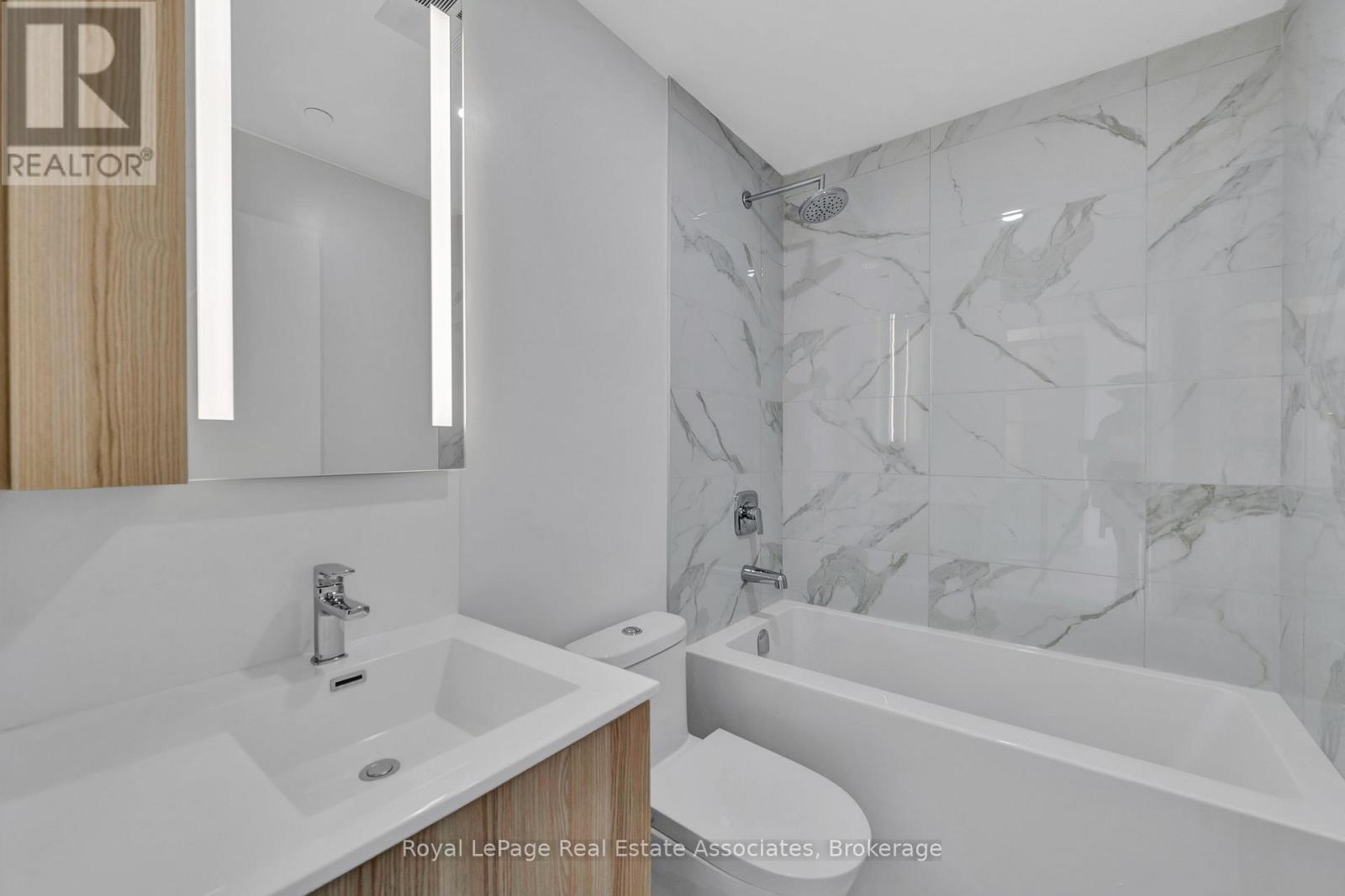 324 - 220 Missinnihe Way, Mississauga, Ontario  L5H 0A9 - Photo 17 - W13467458