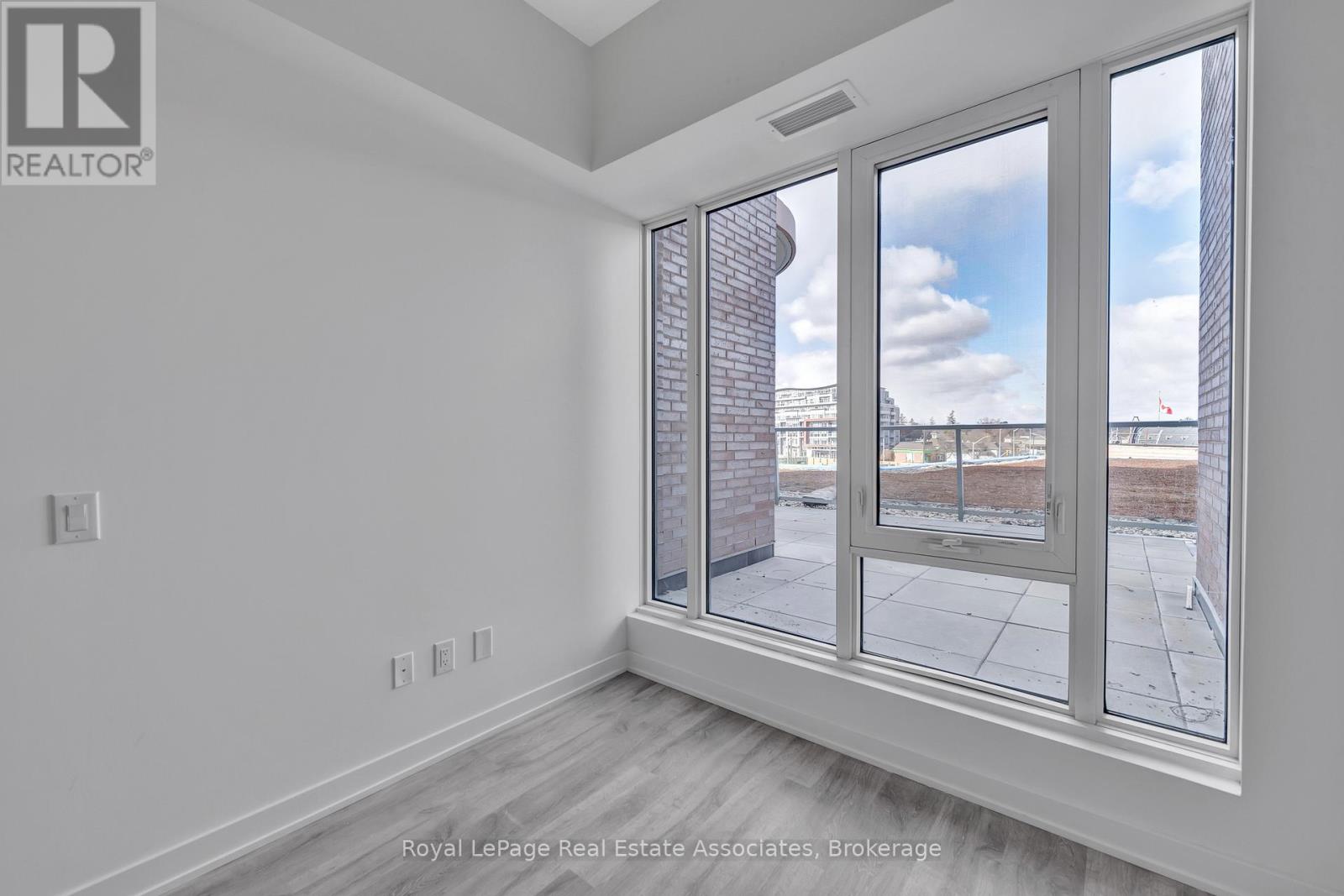 324 - 220 Missinnihe Way, Mississauga, Ontario  L5H 0A9 - Photo 25 - W13467458