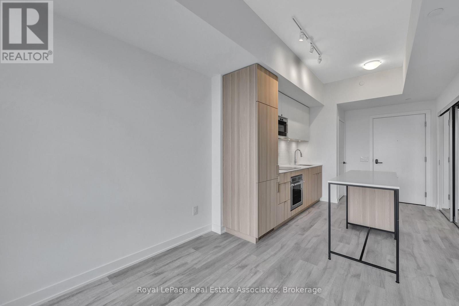 324 - 220 Missinnihe Way, Mississauga, Ontario  L5H 0A9 - Photo 7 - W13467458