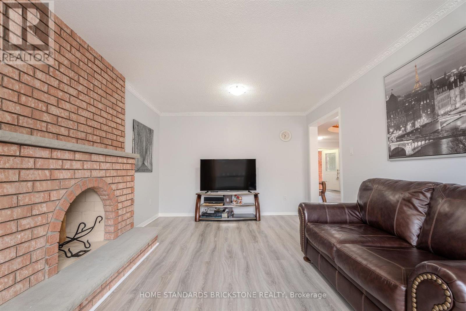 4538 Penhallow Road, Mississauga, Ontario L5V 1E7 - Photo 15 - W13467488