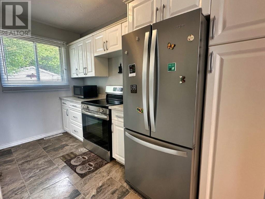 242 Empire Ave, Thunder Bay, Ontario  P7E 4R5 - Photo 11 - TB2601598