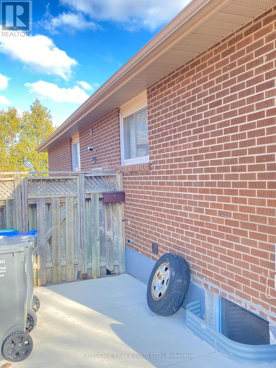 Bsmt A - 135 Bonham Bsmt Boulevard, Mississauga, Ontario  L5M 1C8 - Photo 15 - W13467404