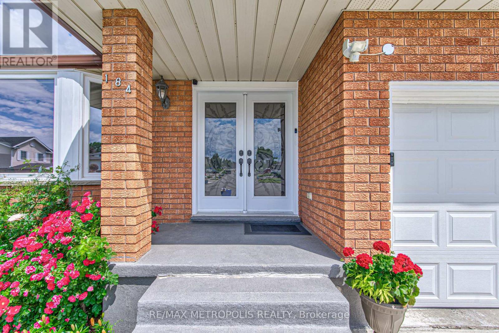 184 Stonyburn Crescent, Cambridge, Ontario  N1R 7X8 - Photo 4 - X13467198