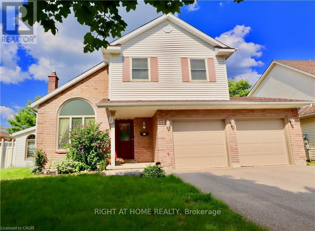 432 Heritage Drive, Kitchener, Ontario  N2B 3M9 - Photo 3 - X13467252