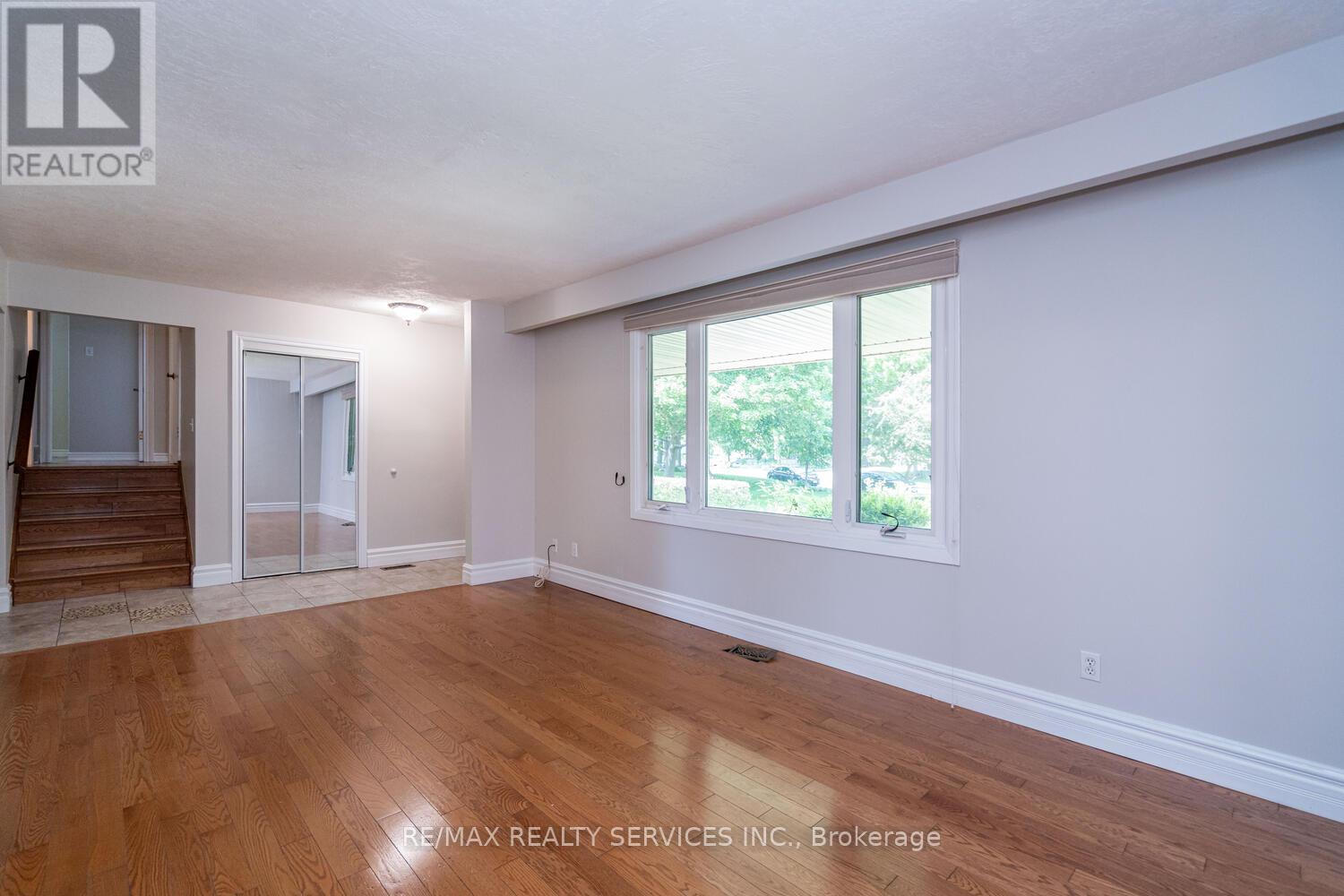 285 Thorncrest Drive, Waterloo, Ontario  N2L 4L2 - Photo 12 - X13467464