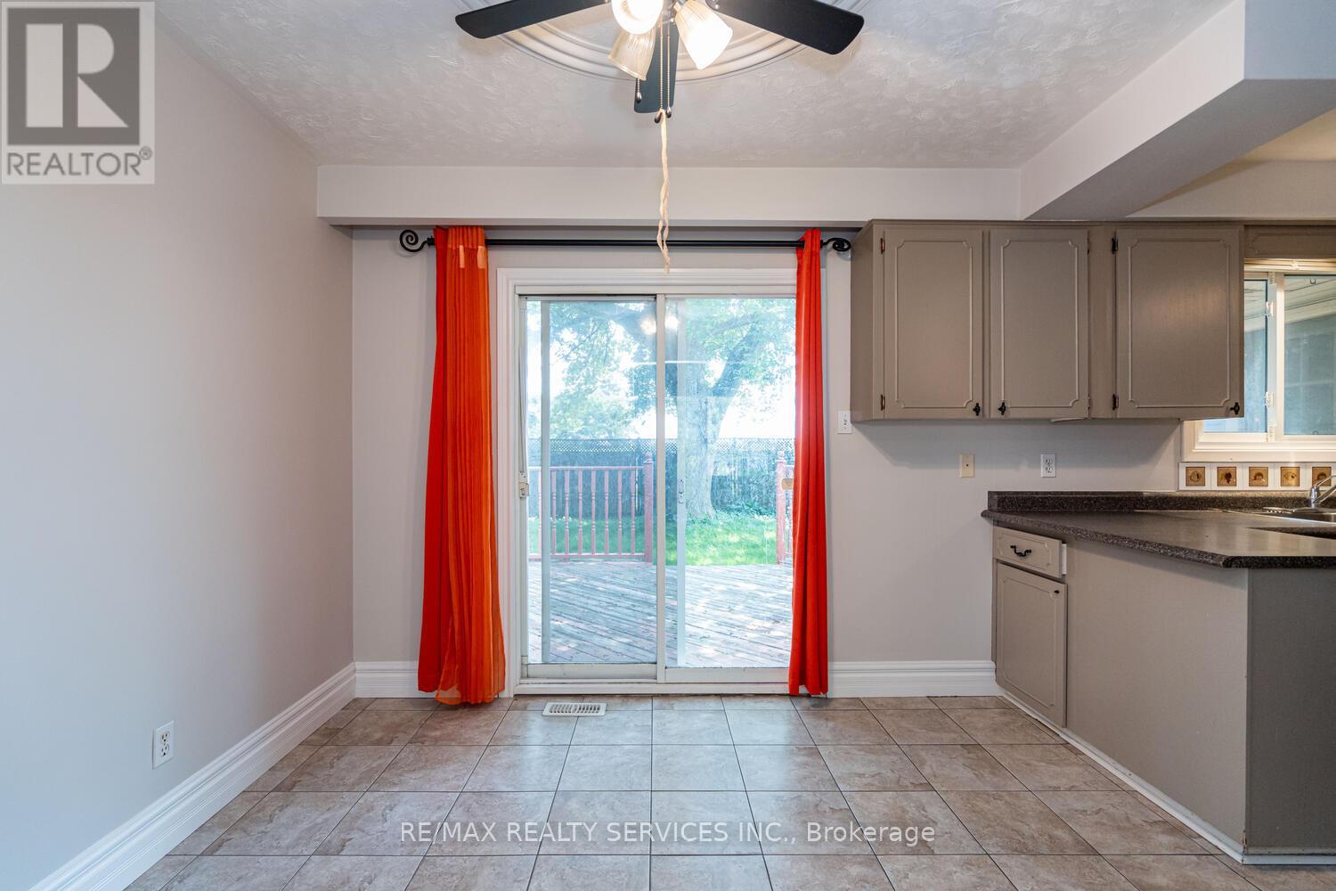 285 Thorncrest Drive, Waterloo, Ontario  N2L 4L2 - Photo 14 - X13467464