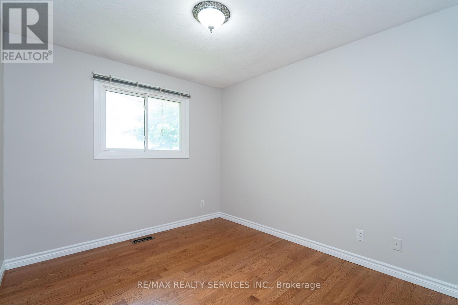 285 Thorncrest Drive, Waterloo, Ontario  N2L 4L2 - Photo 22 - X13467464