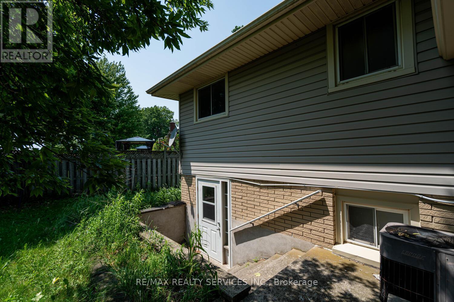 285 Thorncrest Drive, Waterloo, Ontario  N2L 4L2 - Photo 49 - X13467464