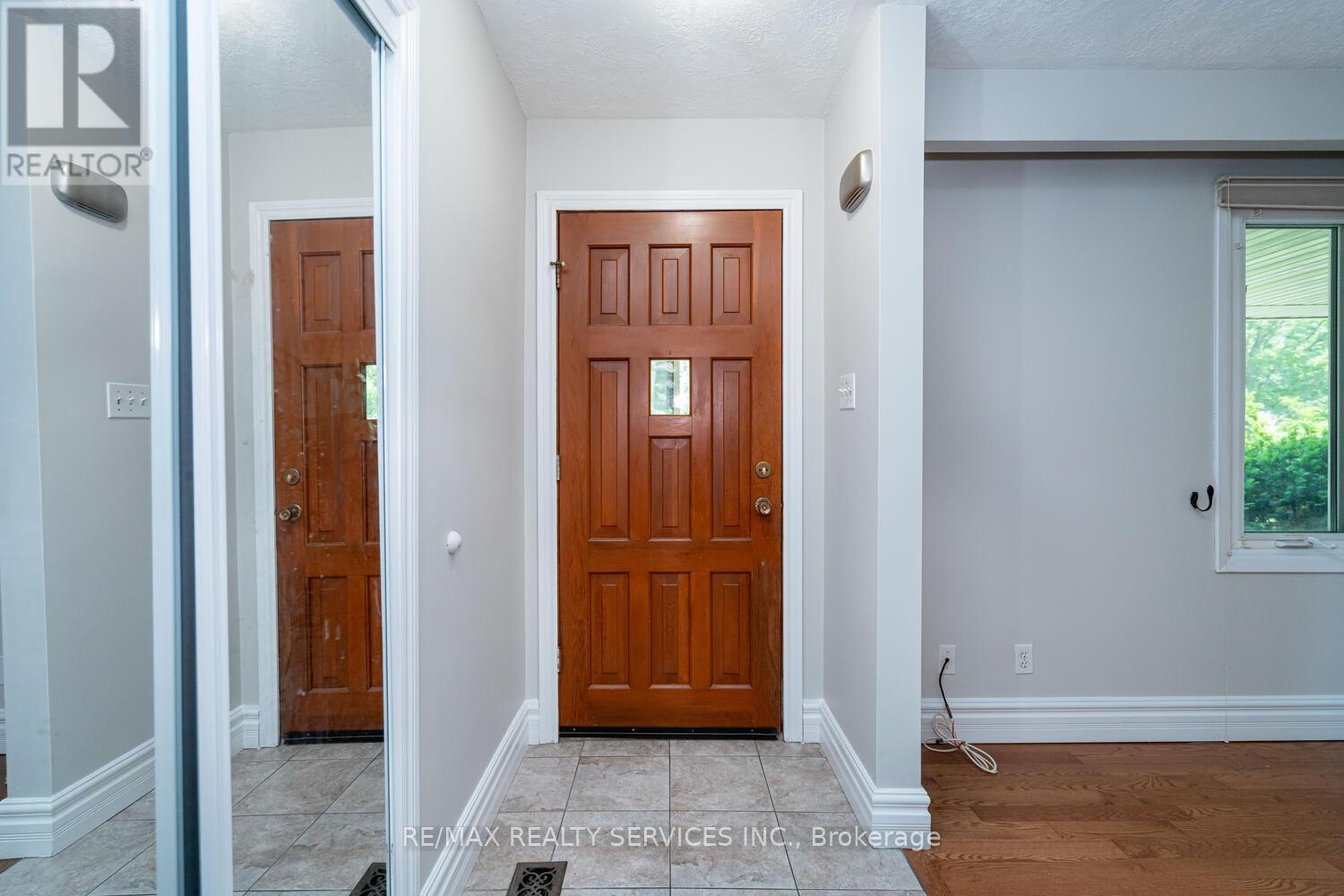 285 Thorncrest Drive, Waterloo, Ontario  N2L 4L2 - Photo 8 - X13467464