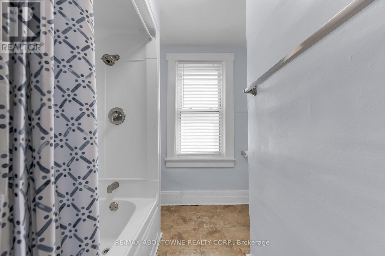 153 Lake Street, St. Catharines, Ontario  L2R 5Y5 - Photo 11 - X13467492