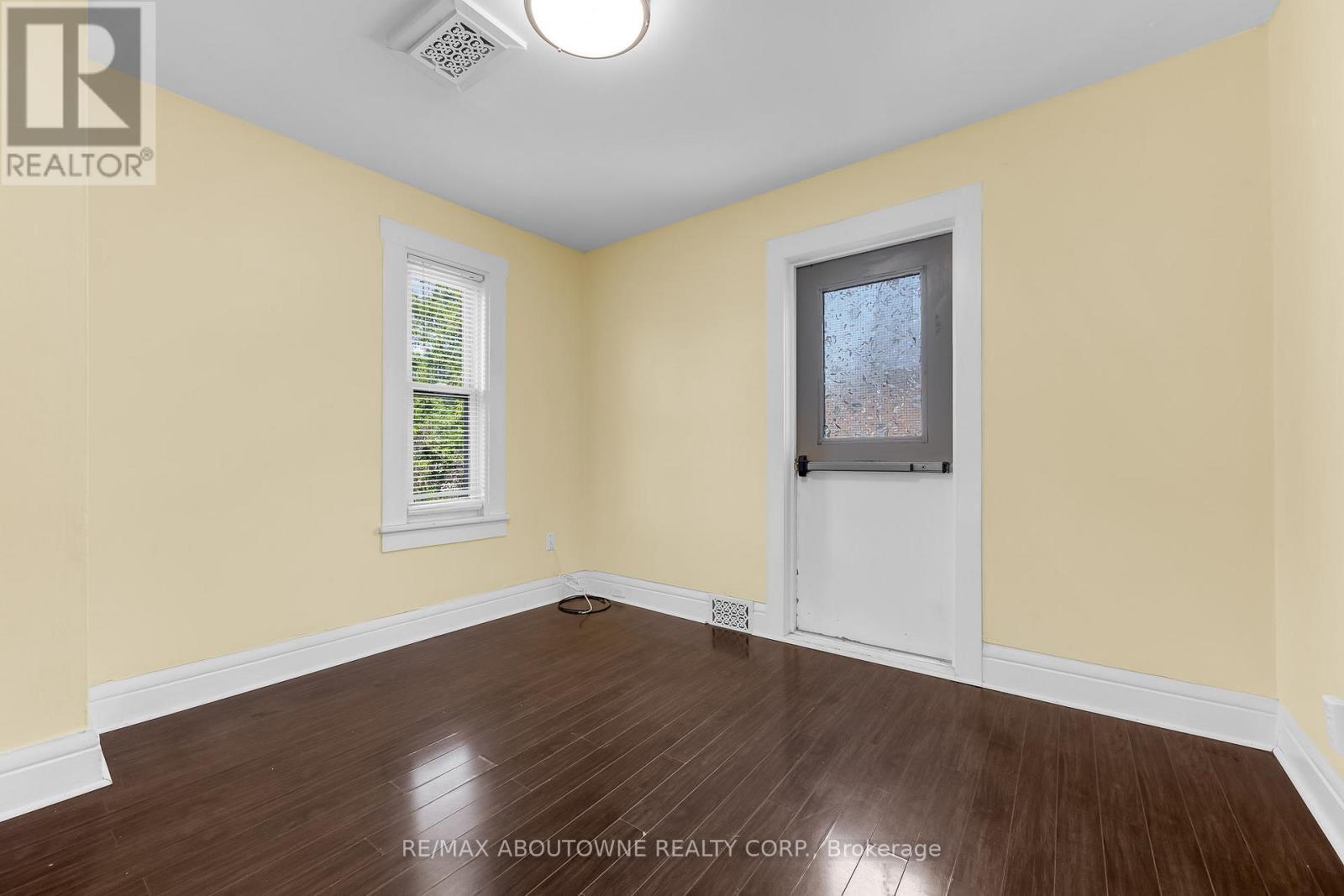 153 Lake Street, St. Catharines, Ontario  L2R 5Y5 - Photo 6 - X13467492