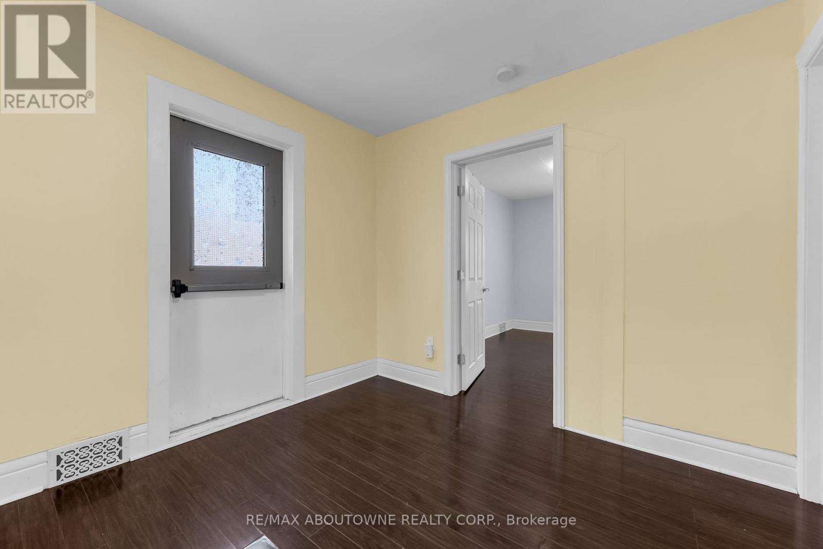 153 Lake Street, St. Catharines, Ontario  L2R 5Y5 - Photo 7 - X13467492