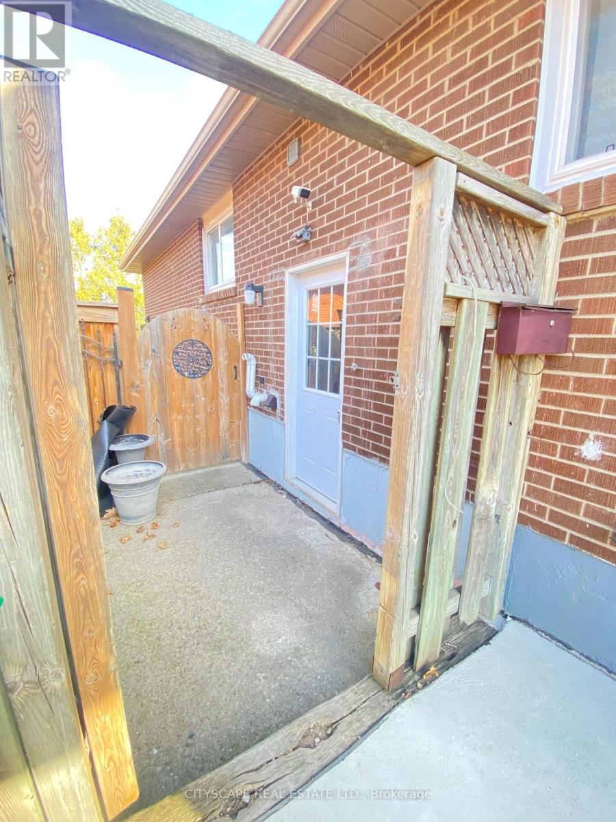Bsmt A - 135 Bonham Bsmt Boulevard, Mississauga, Ontario  L5M 1C8 - Photo 14 - W13467404