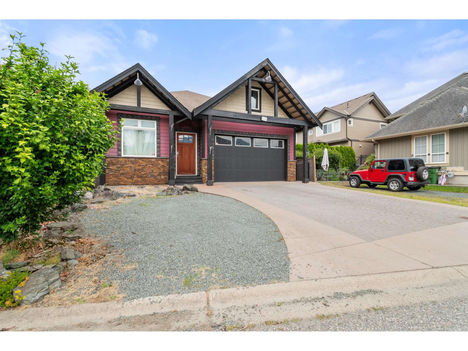 45419 Magdalena Place, Vedder Mountain, Cultus Lake, British Columbia  V2R 0K7 - Photo 2 - R3136547