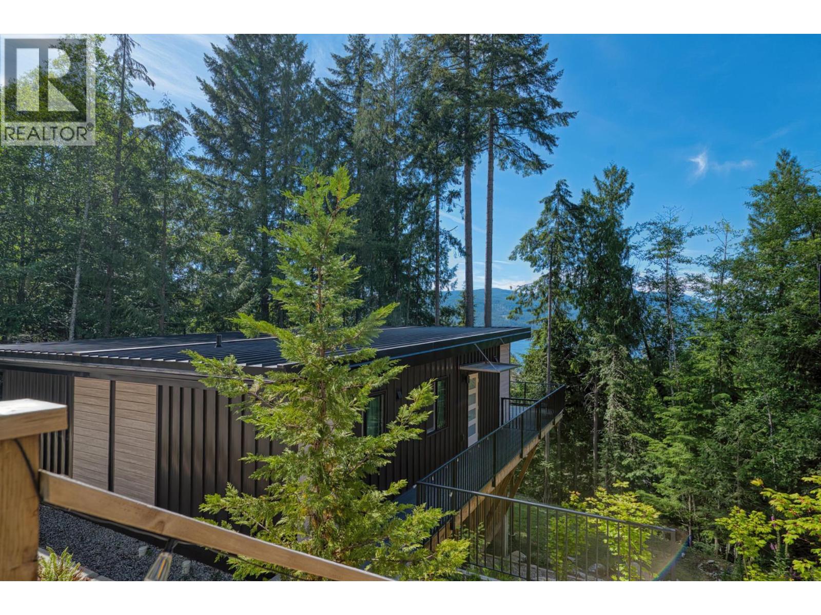 5792 Tillicum Bay Road, Sechelt, British Columbia  V7Z 0C7 - Photo 24 - R3137808