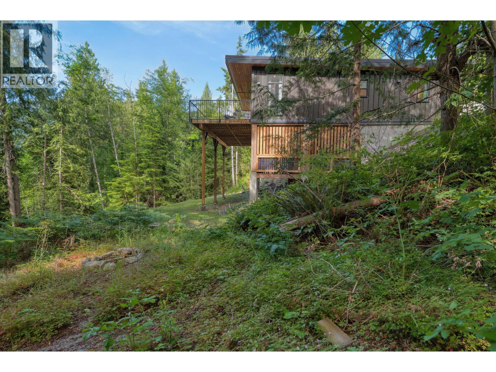 5792 Tillicum Bay Road, Sechelt, British Columbia  V7Z 0C7 - Photo 25 - R3137808