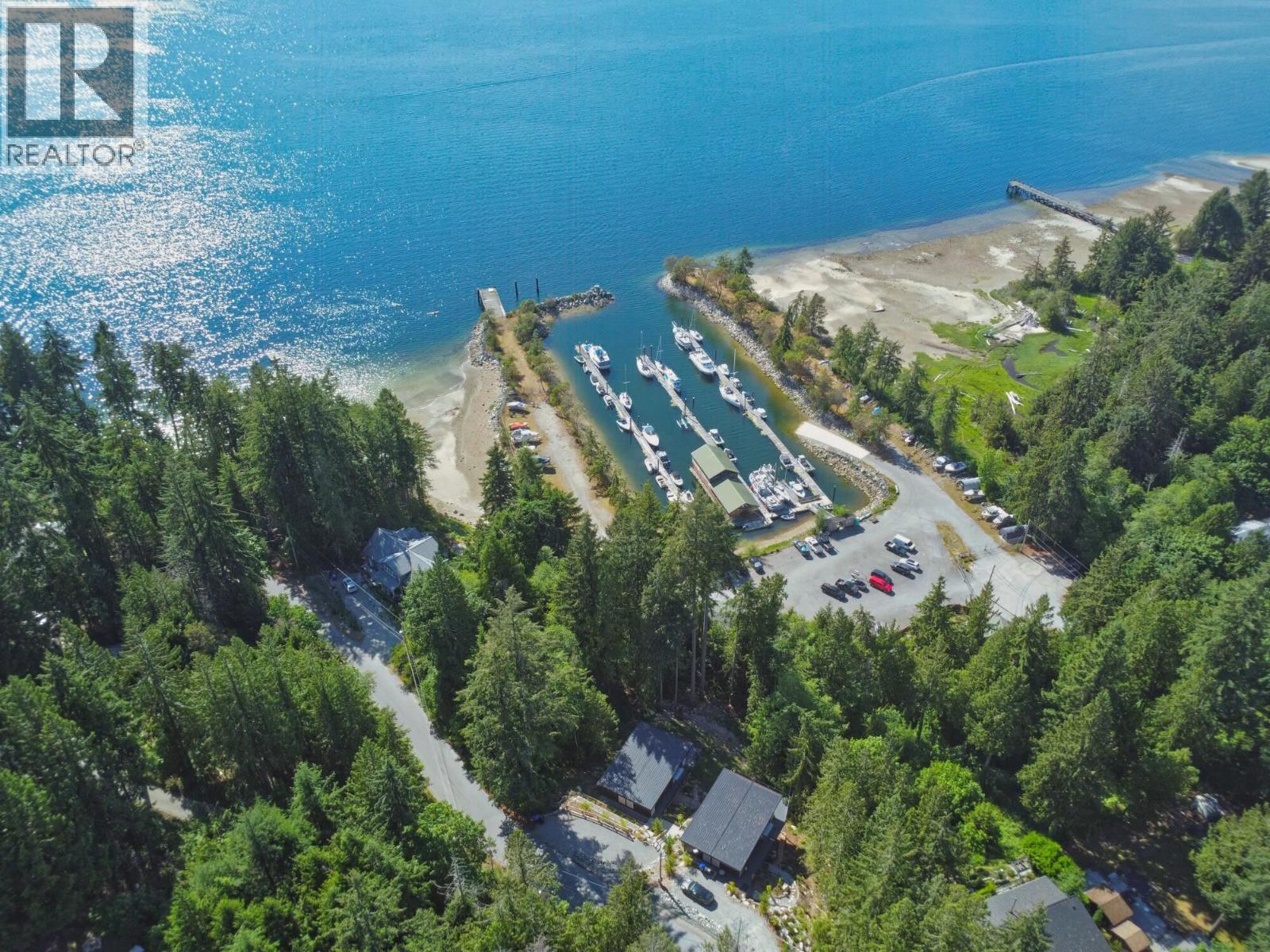 5792 Tillicum Bay Road, Sechelt, British Columbia  V7Z 0C7 - Photo 3 - R3137808