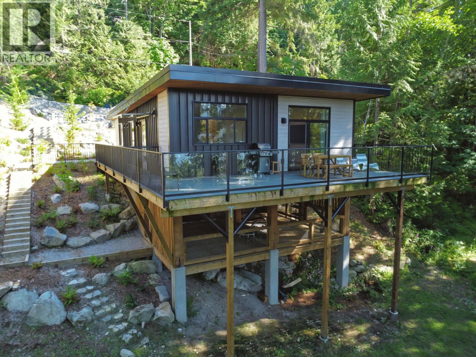 5792 Tillicum Bay Road, Sechelt, British Columbia  V7Z 0C7 - Photo 30 - R3137808