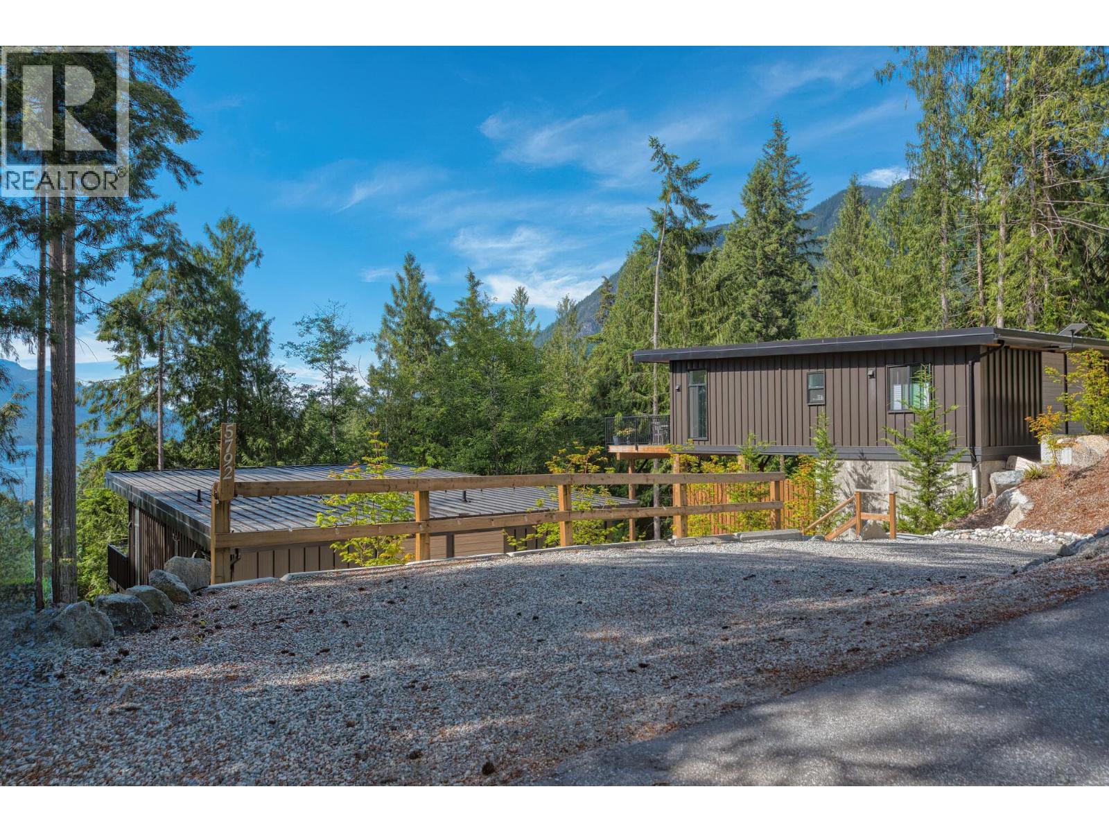 5792 Tillicum Bay Road, Sechelt, British Columbia  V7Z 0C7 - Photo 37 - R3137808
