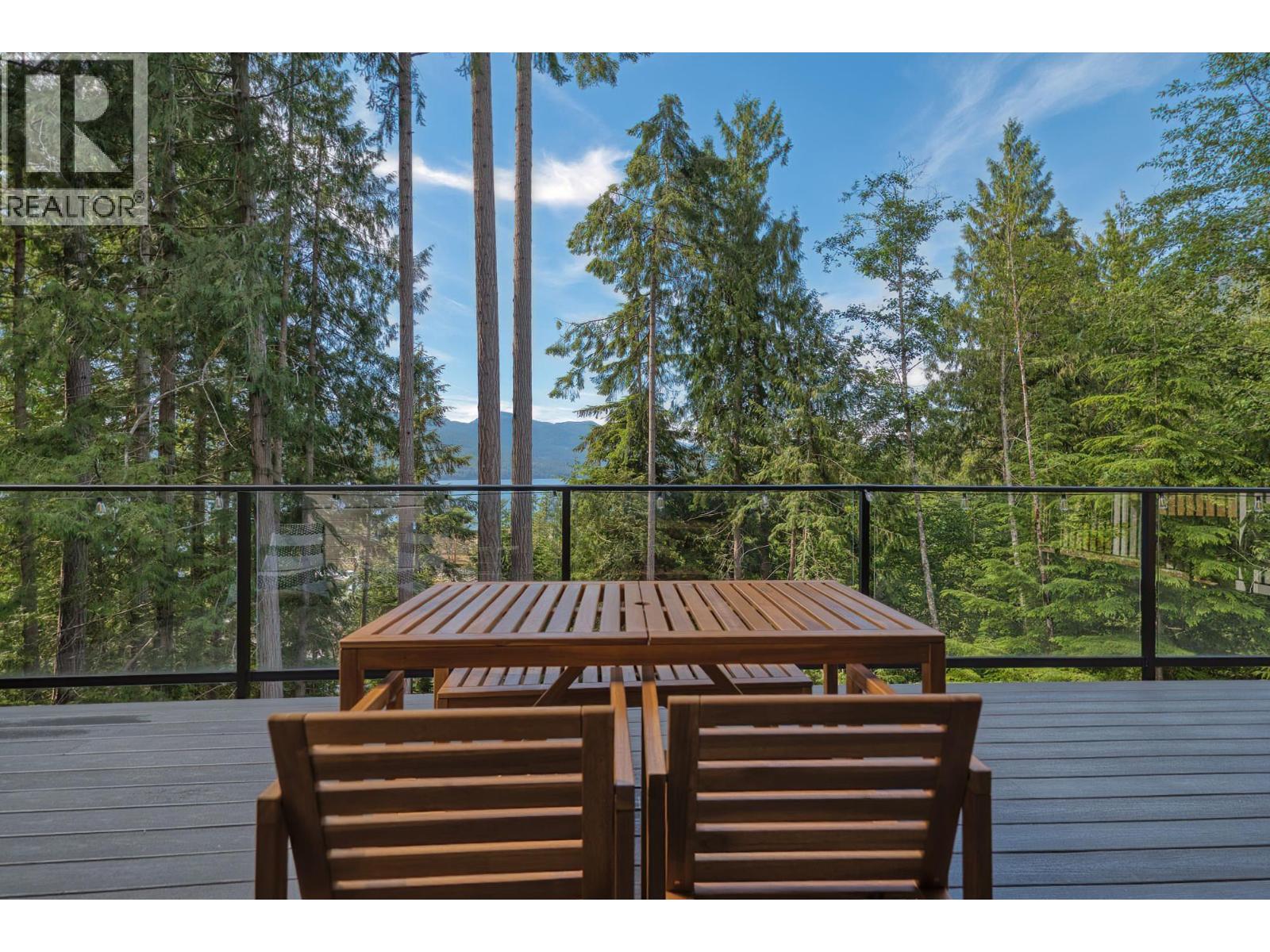 5792 Tillicum Bay Road, Sechelt, British Columbia  V7Z 0C7 - Photo 8 - R3137808