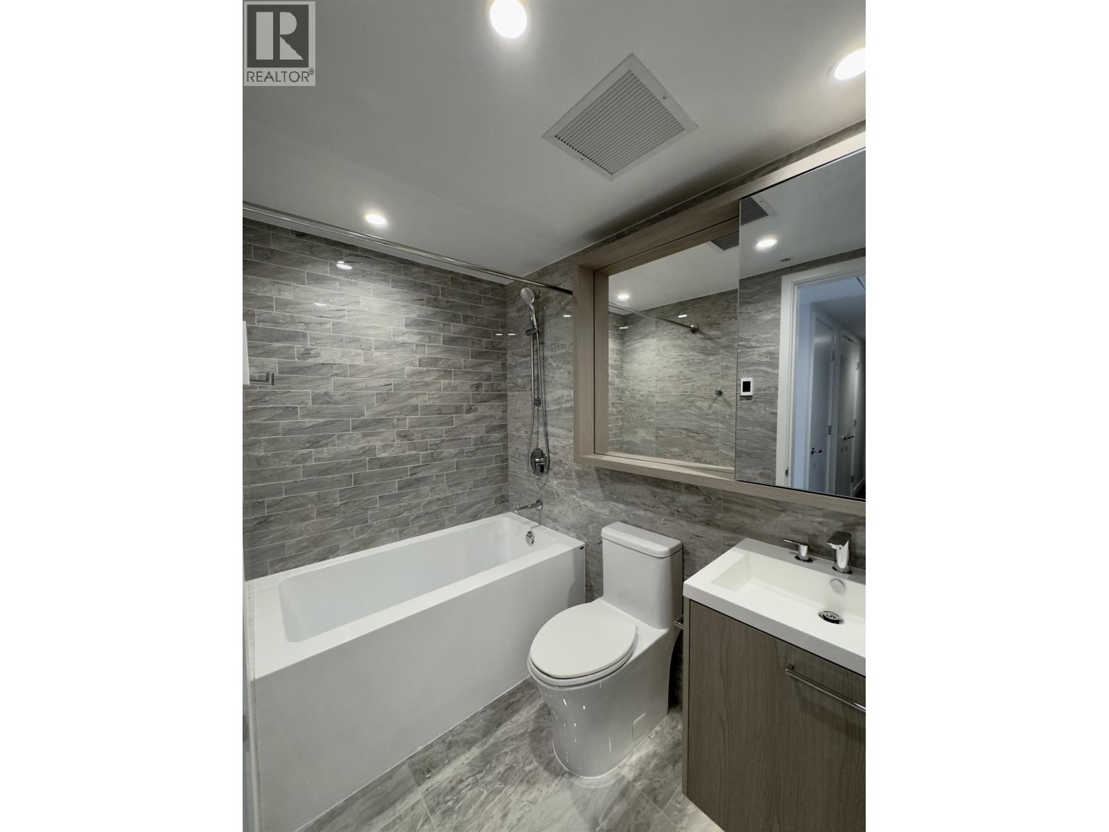 4** 6608 Sussex Avenue Avenue, Burnaby, British Columbia  V5C 0L9 - Photo 20 - R3137574