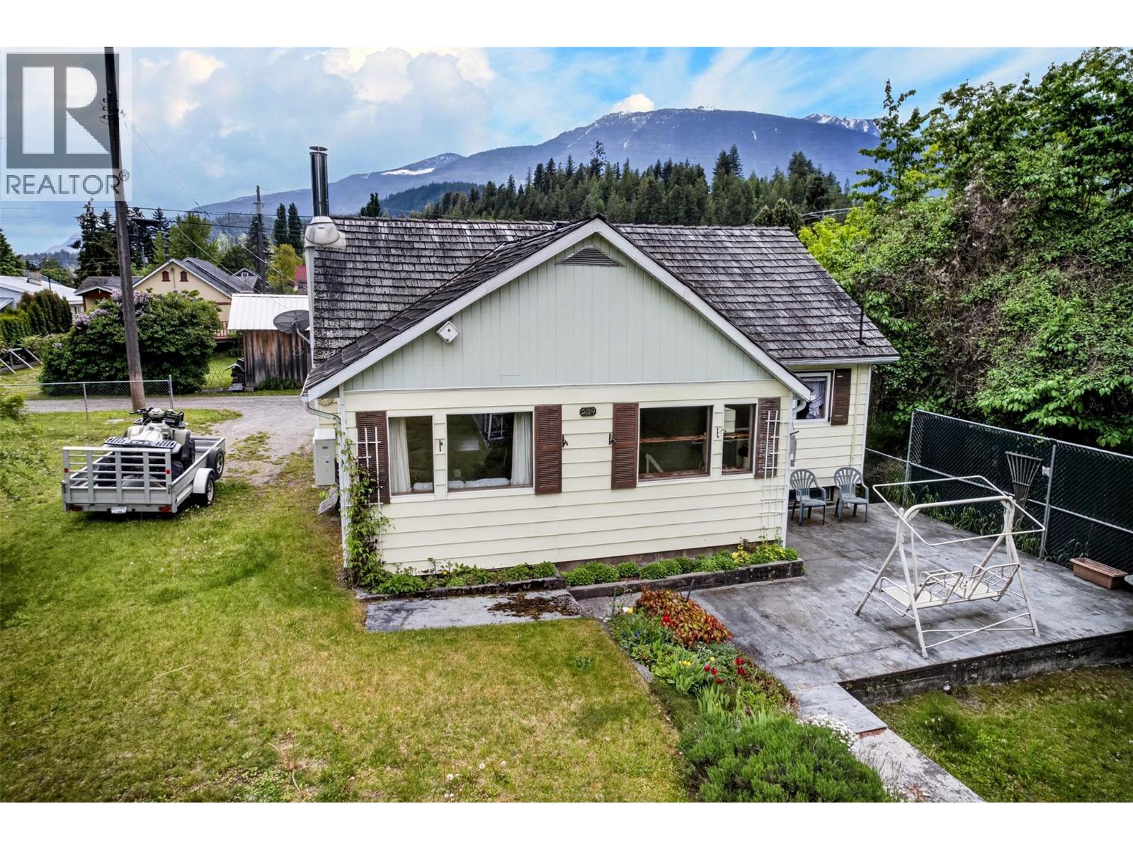 239 B Avenue, Kaslo, British Columbia  V0G 1M0 - Photo 7 - 10389251