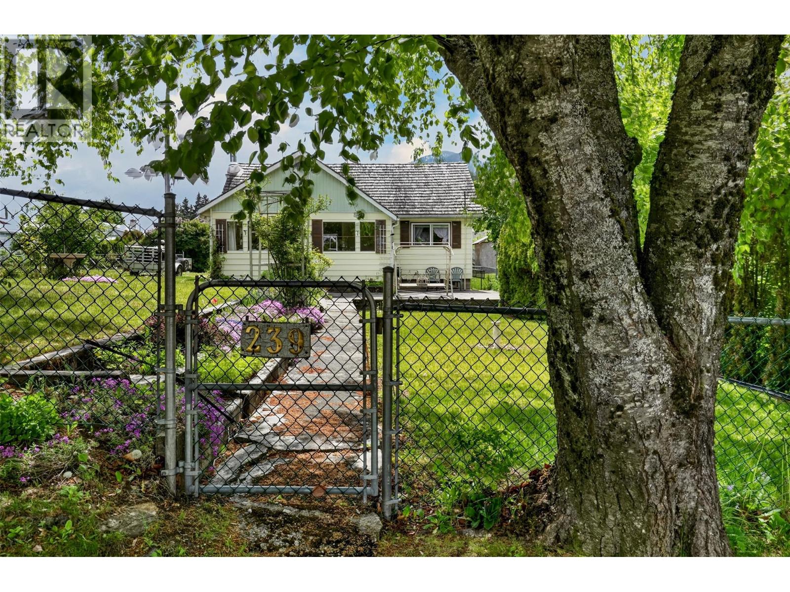 239 B Avenue, Kaslo, British Columbia  V0G 1M0 - Photo 5 - 10389251