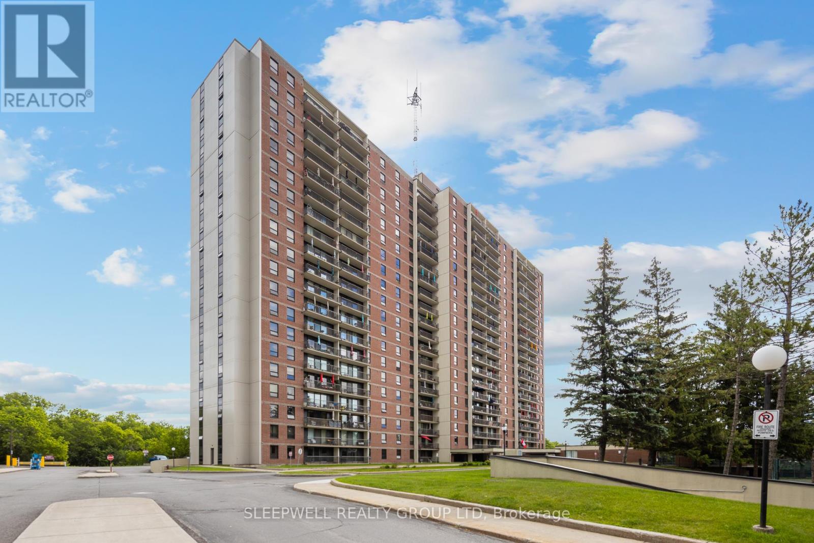 712 - 665 Bathgate Drive, Ottawa, Ontario K1K 3Y4 - Photo 2 - X13467654