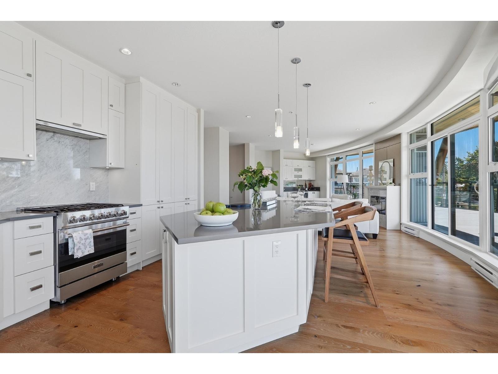 418 14855 Thrift Avenue, White Rock, British Columbia  V4B 2J6 - Photo 12 - R3137813