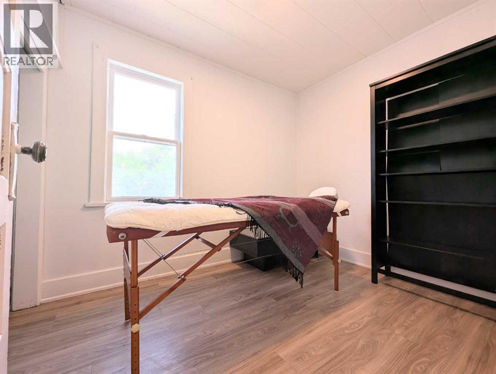 421 12 Street N, Lethbridge, Alberta T1H 2G6 - Photo 10 - A2318974