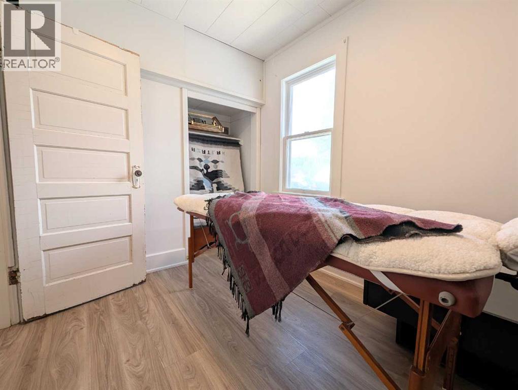 421 12 Street N, Lethbridge, Alberta T1H 2G6 - Photo 12 - A2318974