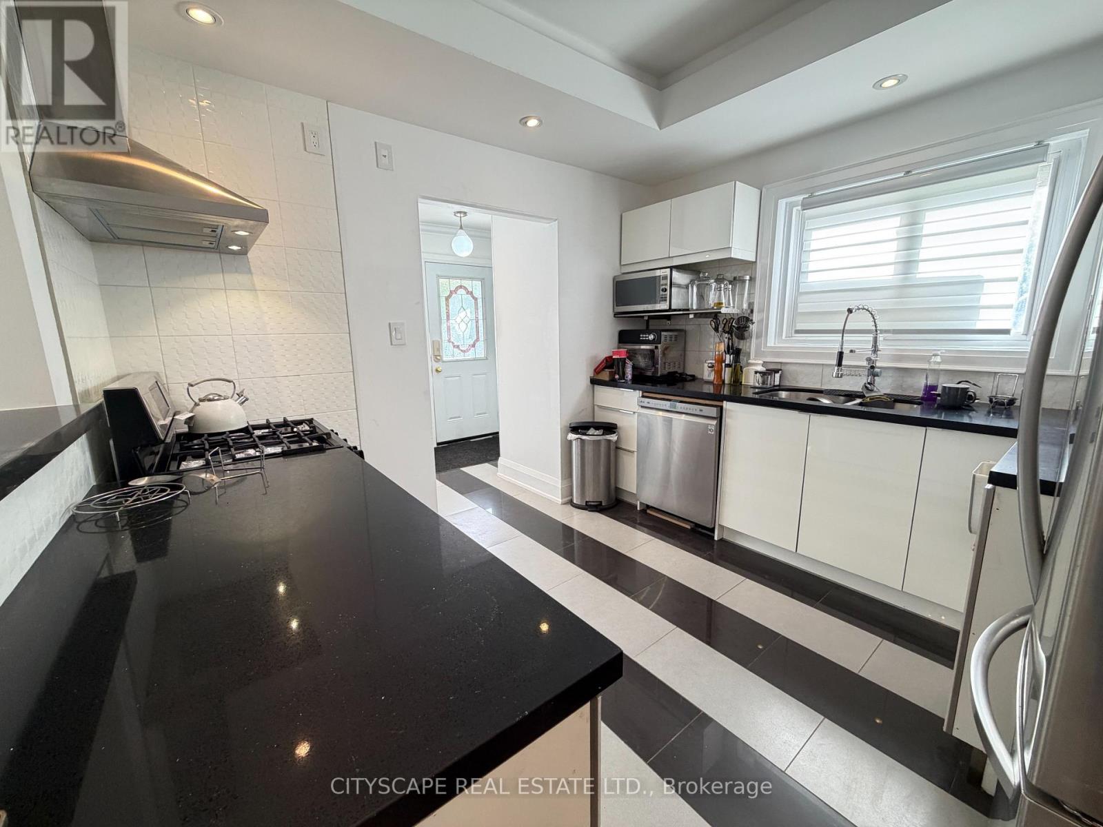 Upper - 135 Bonham Boulevard, Mississauga, Ontario  L5M 1C8 - Photo 15 - W13462010